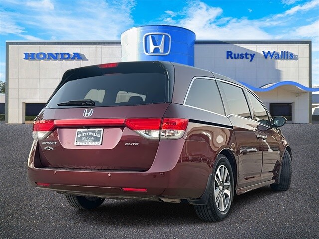 2016 Honda Odyssey photo 2