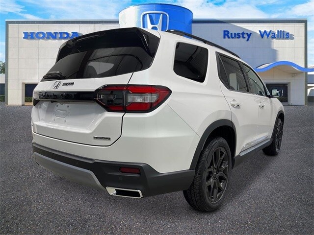 2025 Honda Pilot Touring photo 3