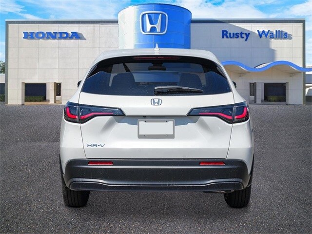 2026 Honda HR-V LX photo 2