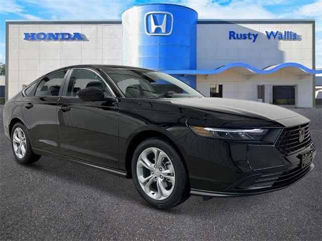 2025 Honda Accord LX's photo