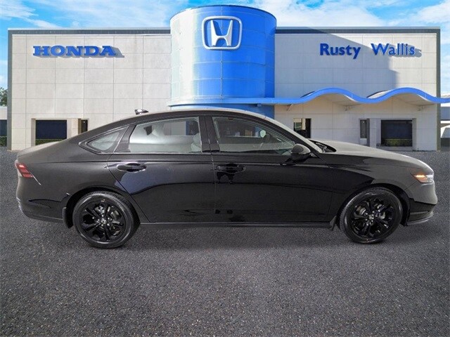 2025 Honda Accord SE photo 2