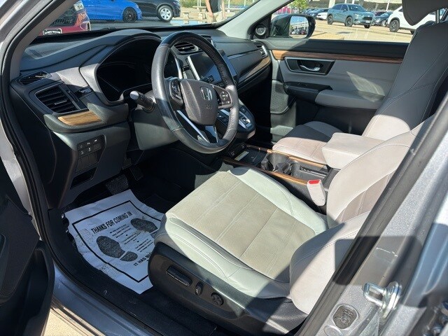 2022 Honda CR-V Hybrid Touring photo 3