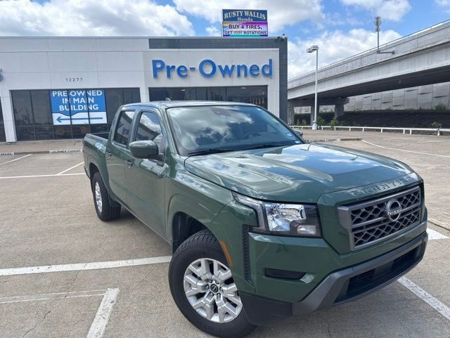 2022 Nissan Frontier SV Crew Cab 4X4 SWB's photo