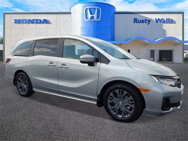 2026 Honda Odyssey Touring's photo