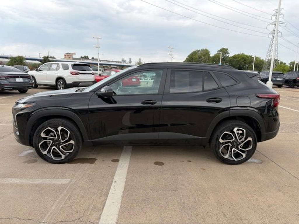 Used 2025 Chevrolet Trax 2RS SUV