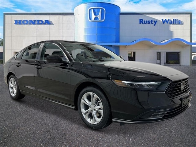 2025 Honda Accord LX's photo