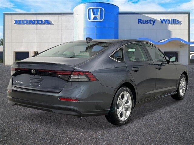 2025 Honda Accord LX photo 3