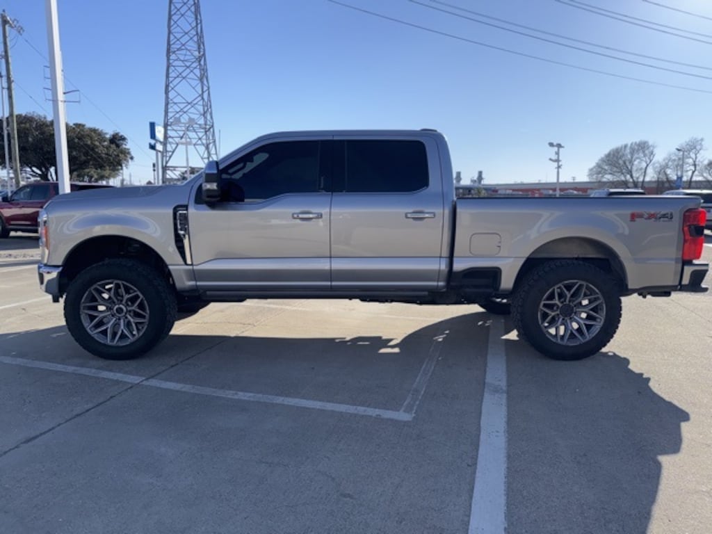Used 2024 Ford F-250SD Lariat Truck