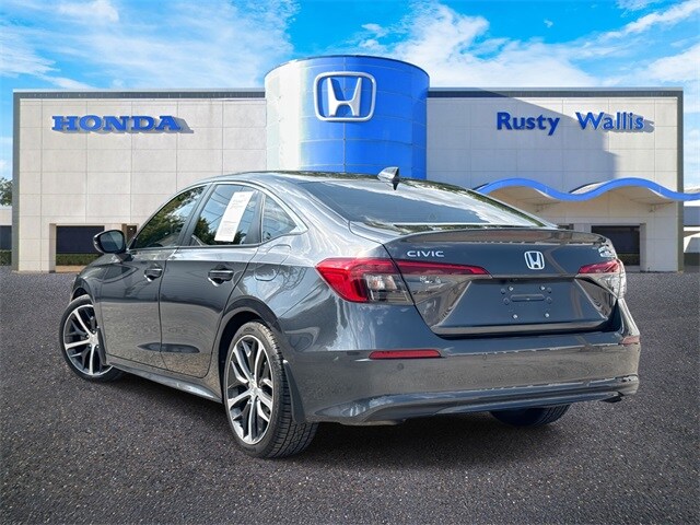 2022 Honda Civic Touring photo 2