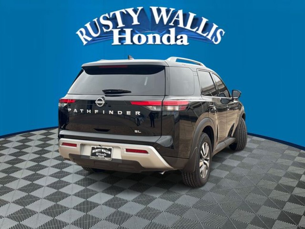 Used 2025 Nissan Pathfinder SL SUV