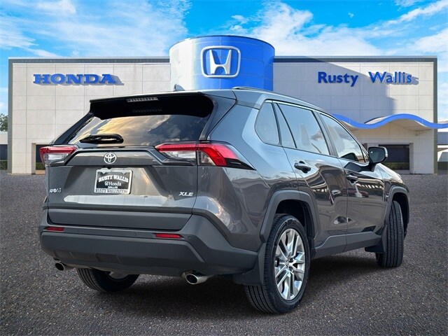 2023 Toyota RAV4 XLE Premium photo 2
