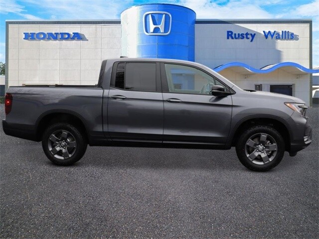 2026 Honda Ridgeline TrailSport photo 2