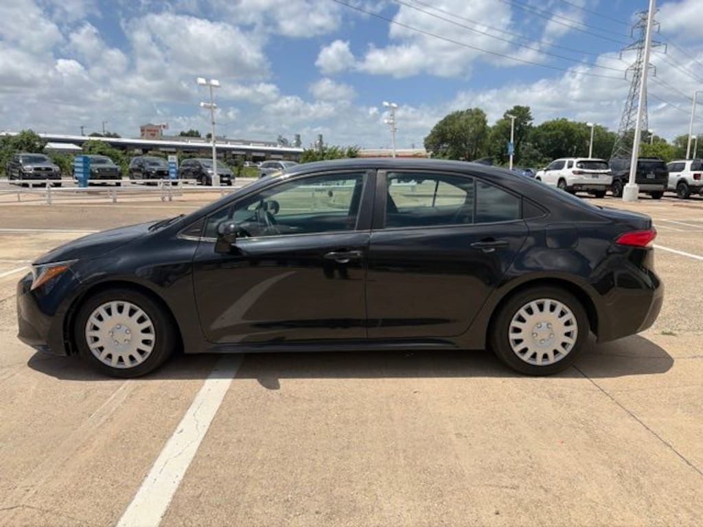 Used 2021 Toyota Corolla LE Sedan