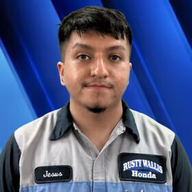 Staff member Jesus Ortiz from ID_bbfb9a