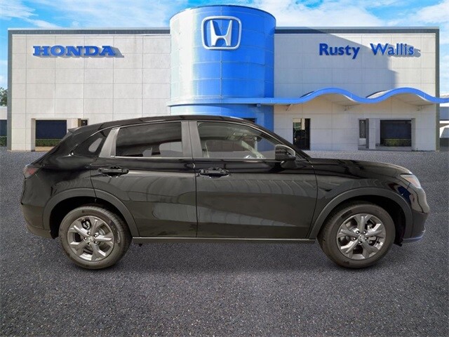 2026 Honda HR-V LX photo 2