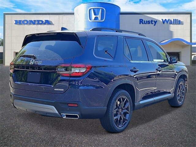 2025 Honda Pilot Touring photo 2