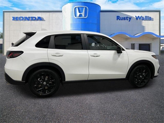 2025 Honda HR-V Sport photo 2