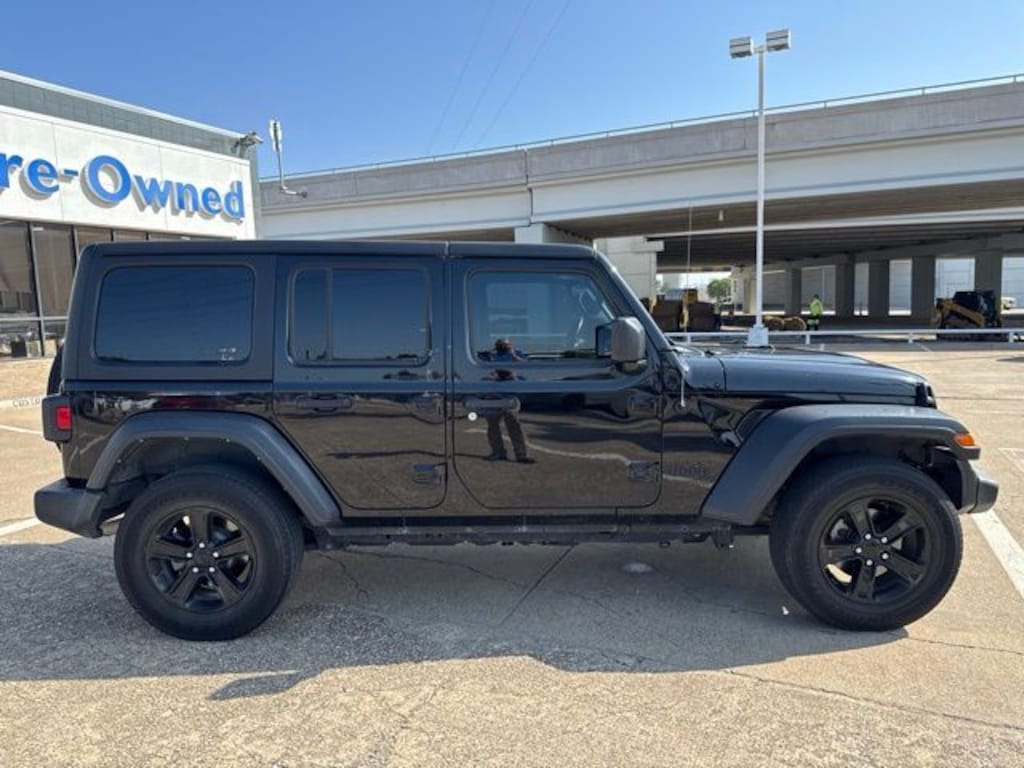 Used 2022 Jeep Wrangler Unlimited Sport Altitude SUV