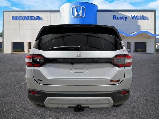 2025 Honda Pilot TrailSport photo 4