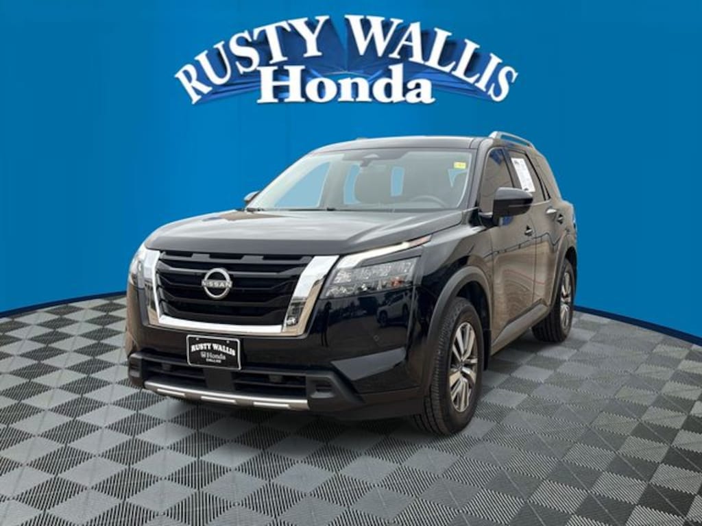 Used 2025 Nissan Pathfinder SL SUV