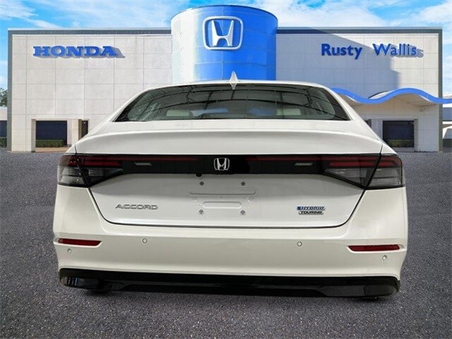 2025 Honda Accord Hybrid Touring photo 4