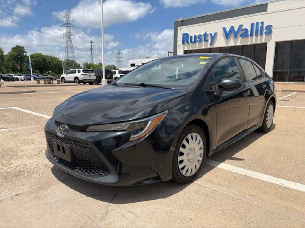 Used 2021 Toyota Corolla LE Sedan