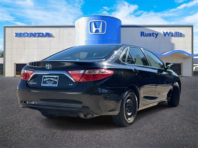2015 Toyota Camry photo 2