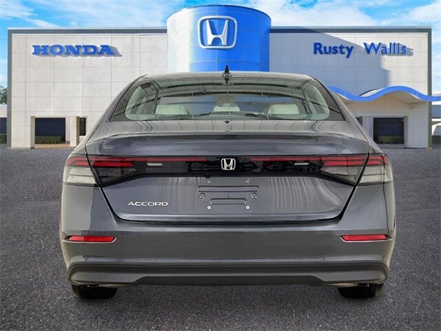 2025 Honda Accord LX photo 4