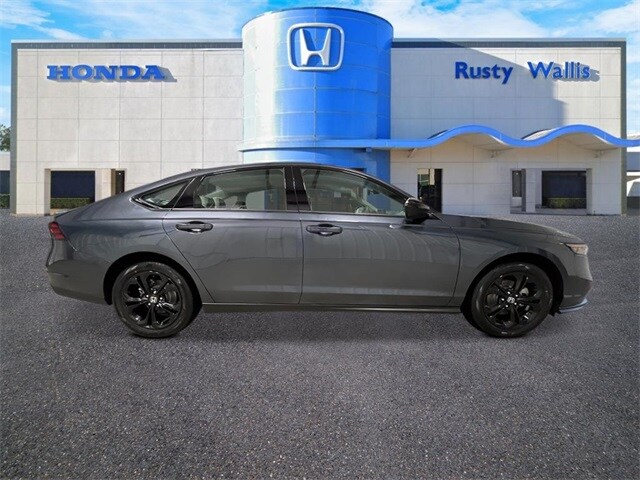 2025 Honda Accord SE photo 2