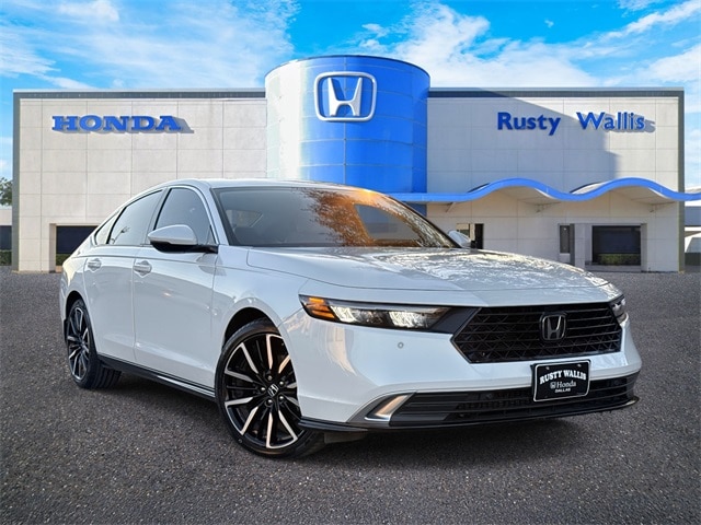 2024 Honda Accord Hybrid Touring's photo