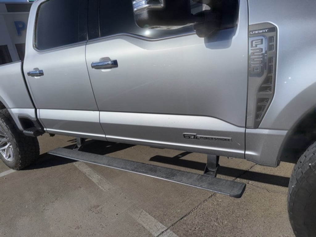 Used 2024 Ford F-250SD Lariat Truck