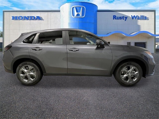2026 Honda HR-V LX photo 2