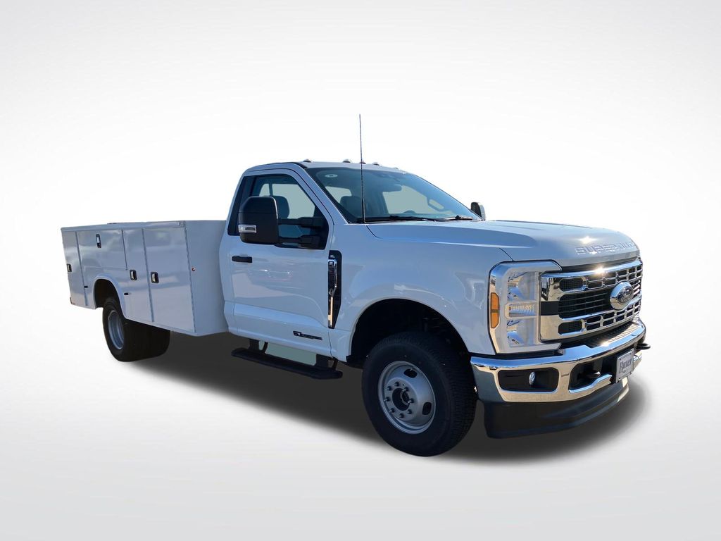 2025 Ford F-350 Super Duty Chassis Cab XL - Photo 7