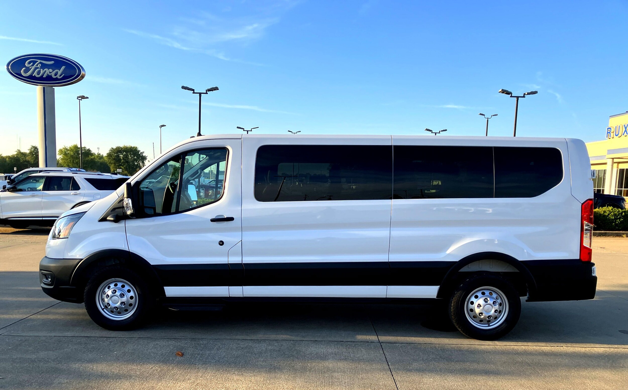 2025 Ford Transit Passenger XL photo 2