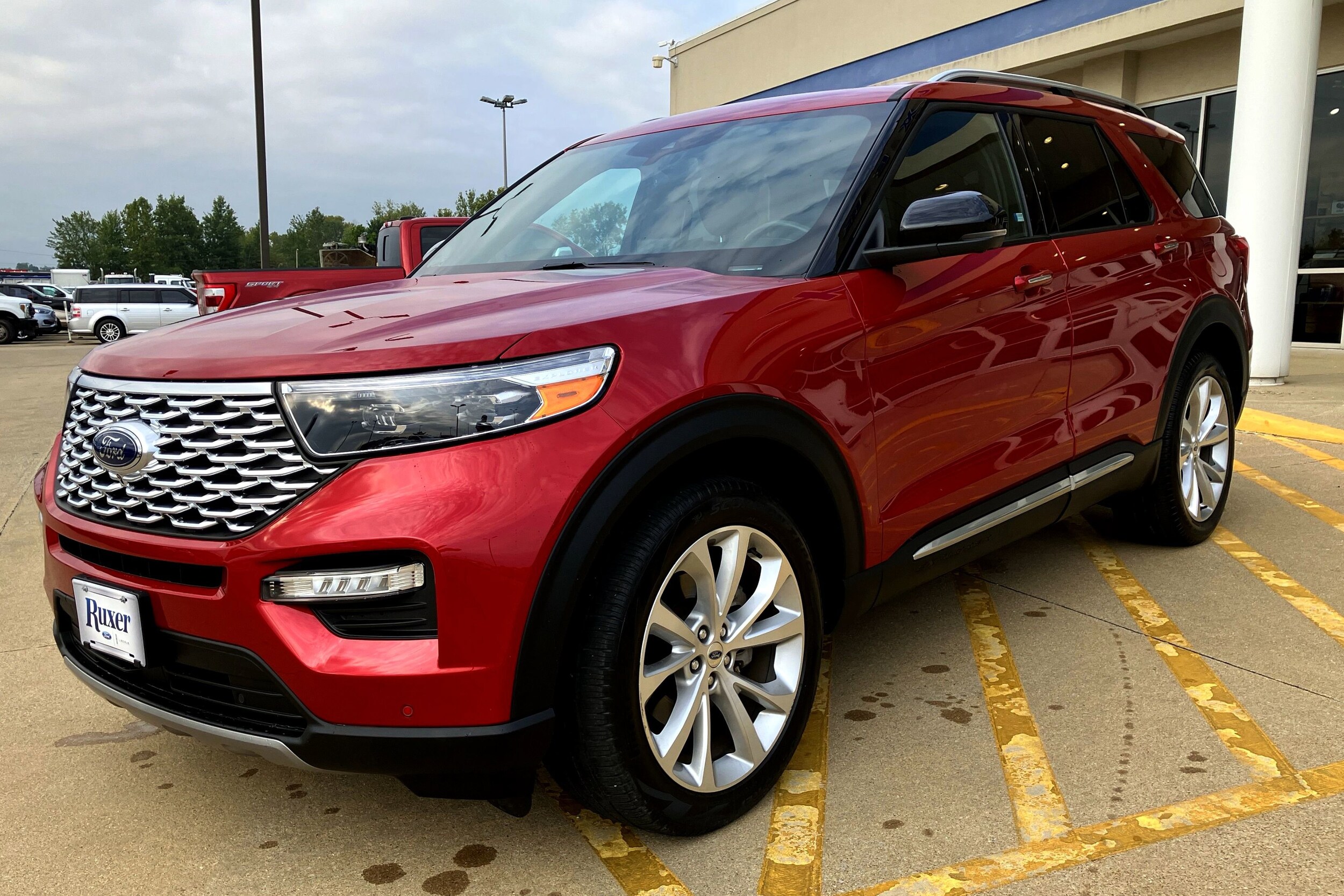 2022 Ford Explorer Platinum photo 3