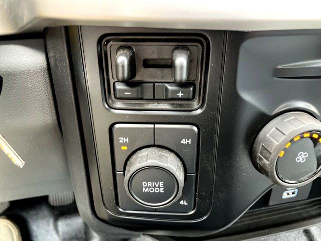 2024 Ford F-550 Super Duty Chassis Cab XL - Photo 32