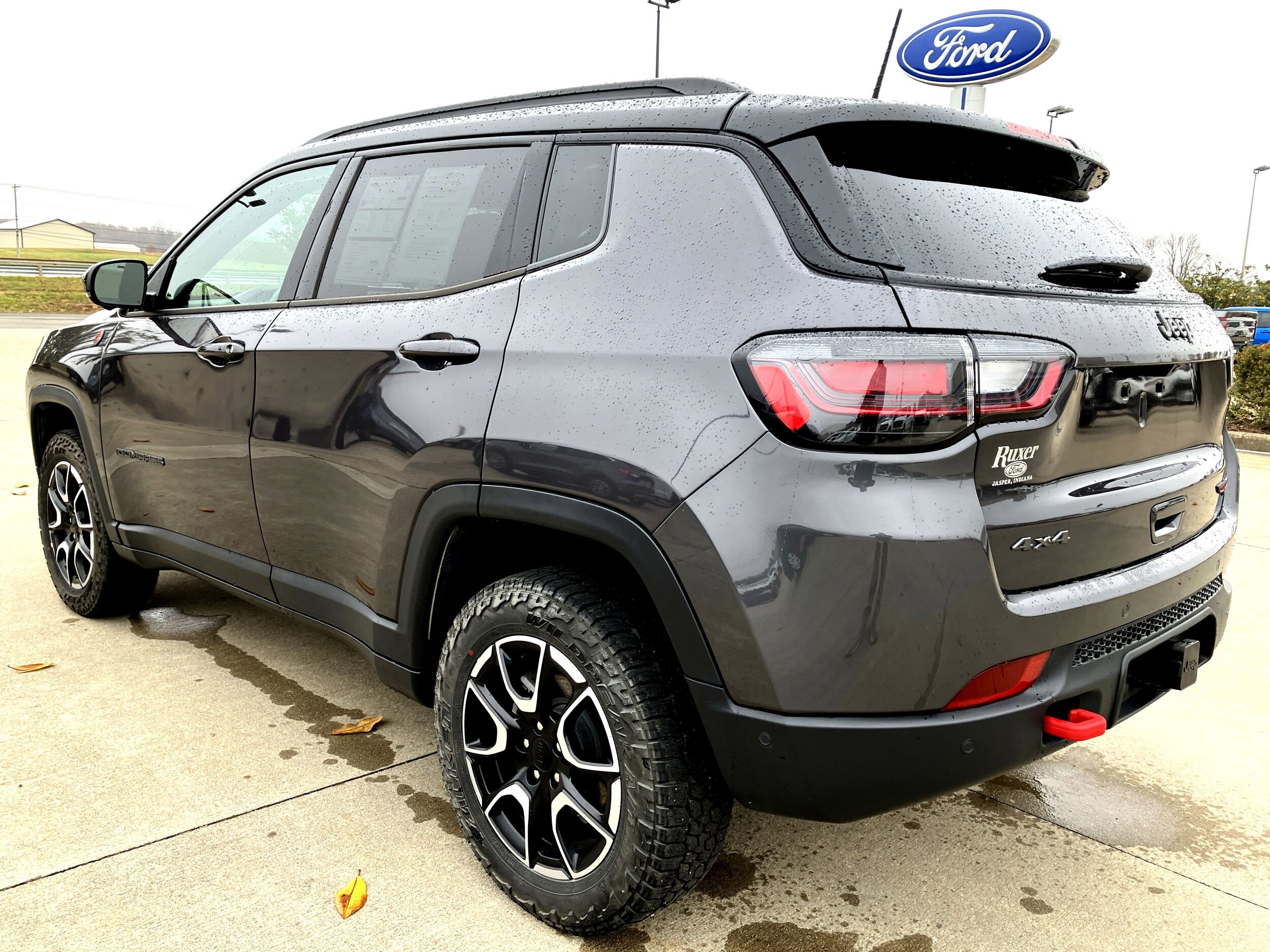 2024 Jeep Compass Trailhawk photo 3