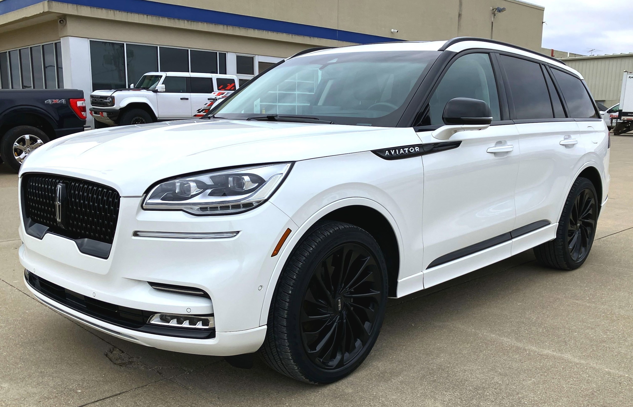 2023 Lincoln Aviator Reserve's photo