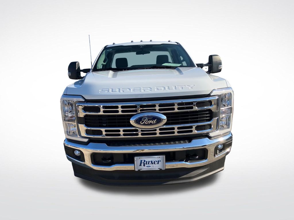 2025 Ford F-350 Super Duty Chassis Cab XL - Photo 8