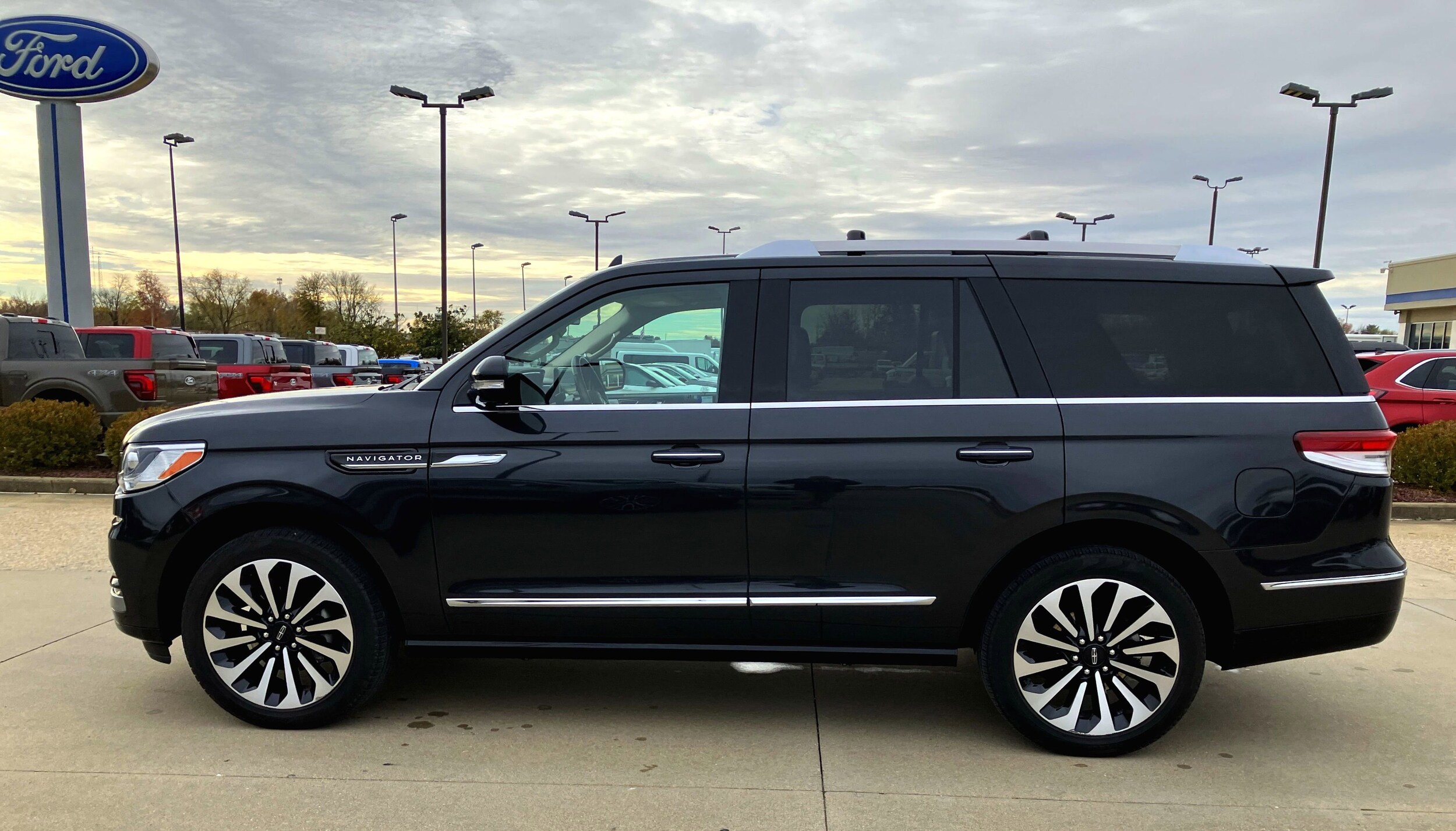 2023 Lincoln Navigator Reserve photo 2