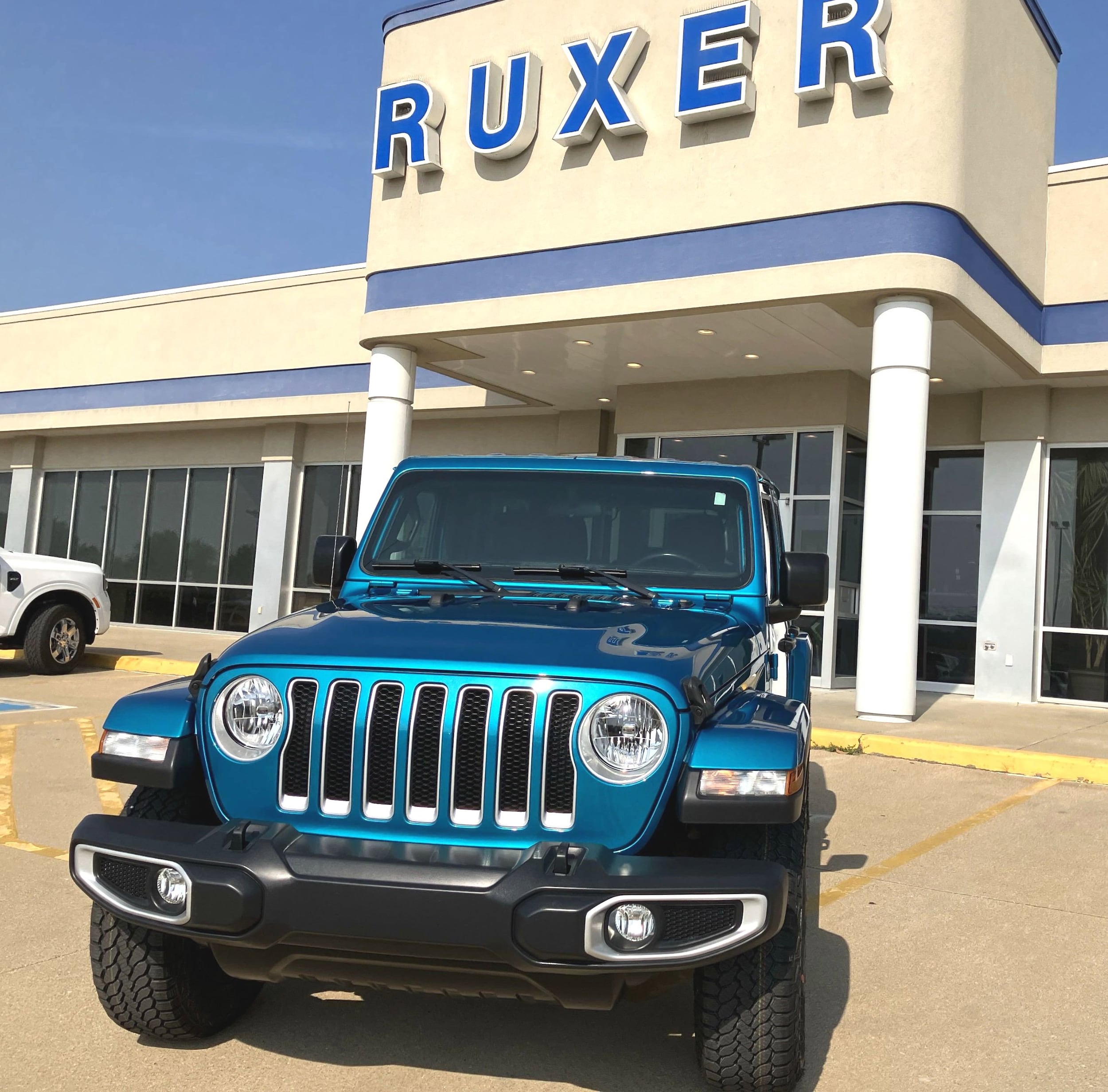 Used 2019 Jeep Wrangler Unlimited Sahara with VIN 1C4HJXEG6KW648053 for sale in Jasper, IN