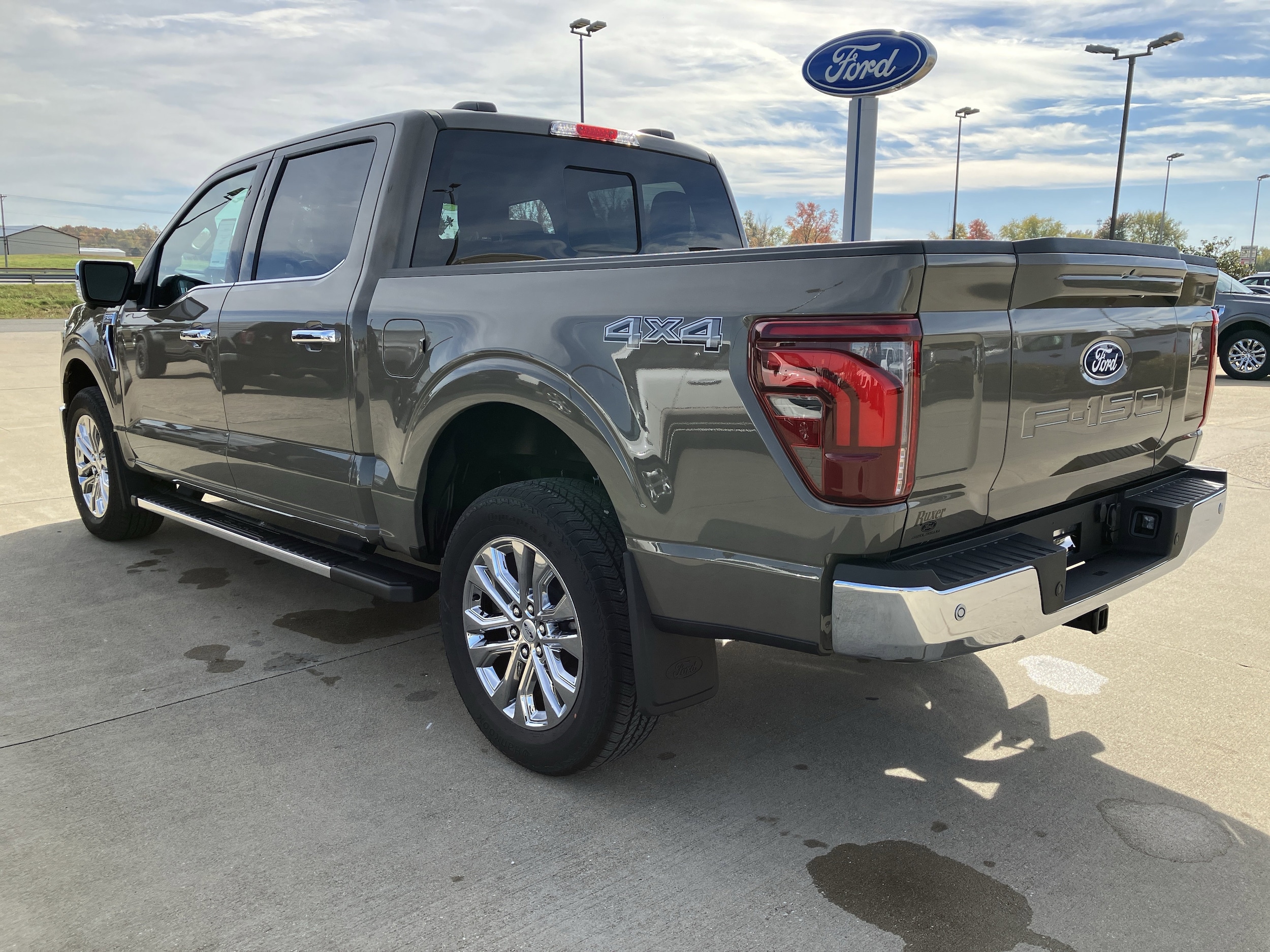 2025 Ford F-150 Lariat photo 4
