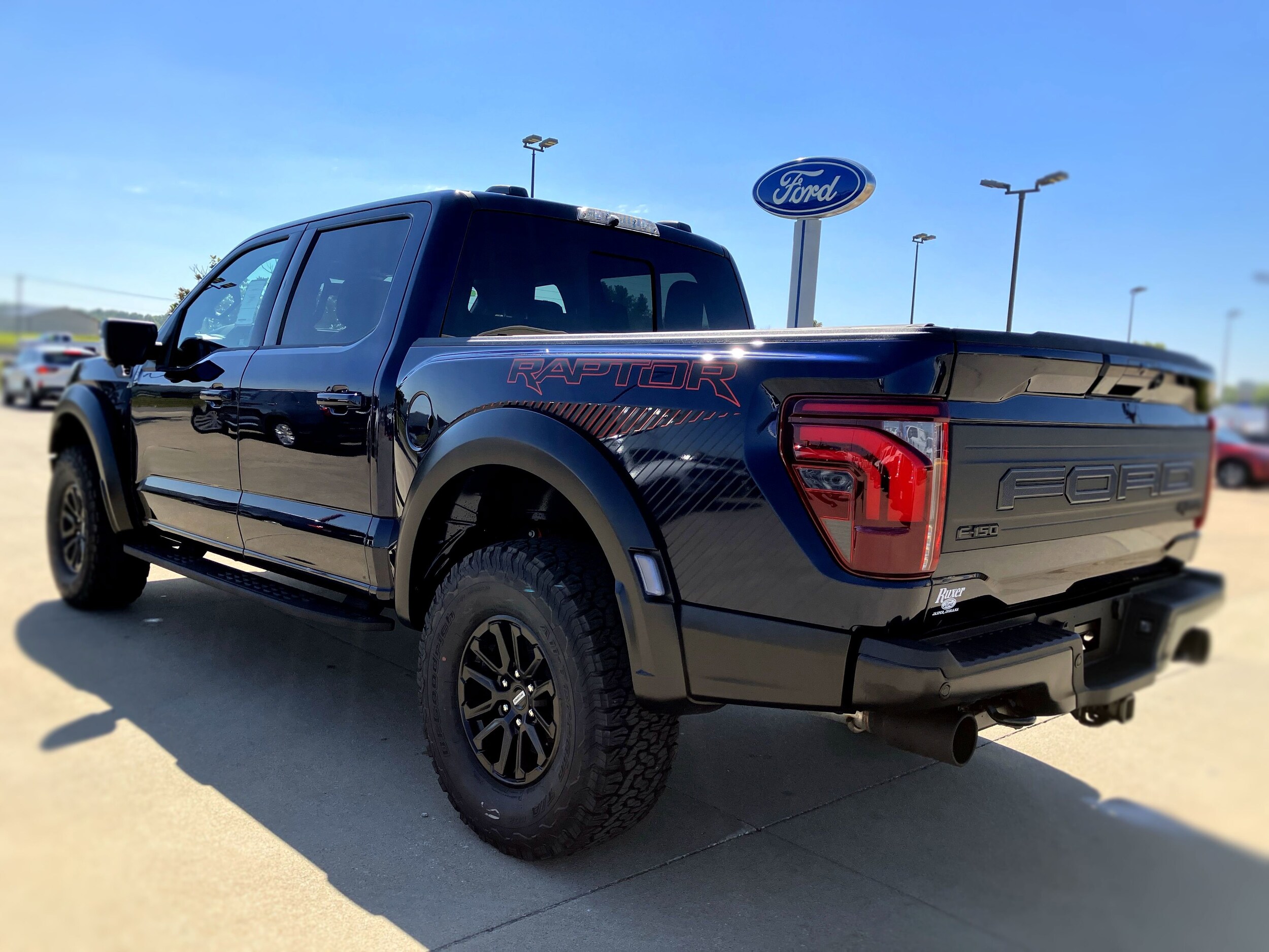 2025 Ford F-150 Raptor photo 2