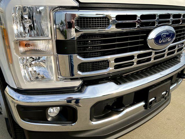 2025 Ford F-350 Super Duty Chassis Cab XL - Photo 11