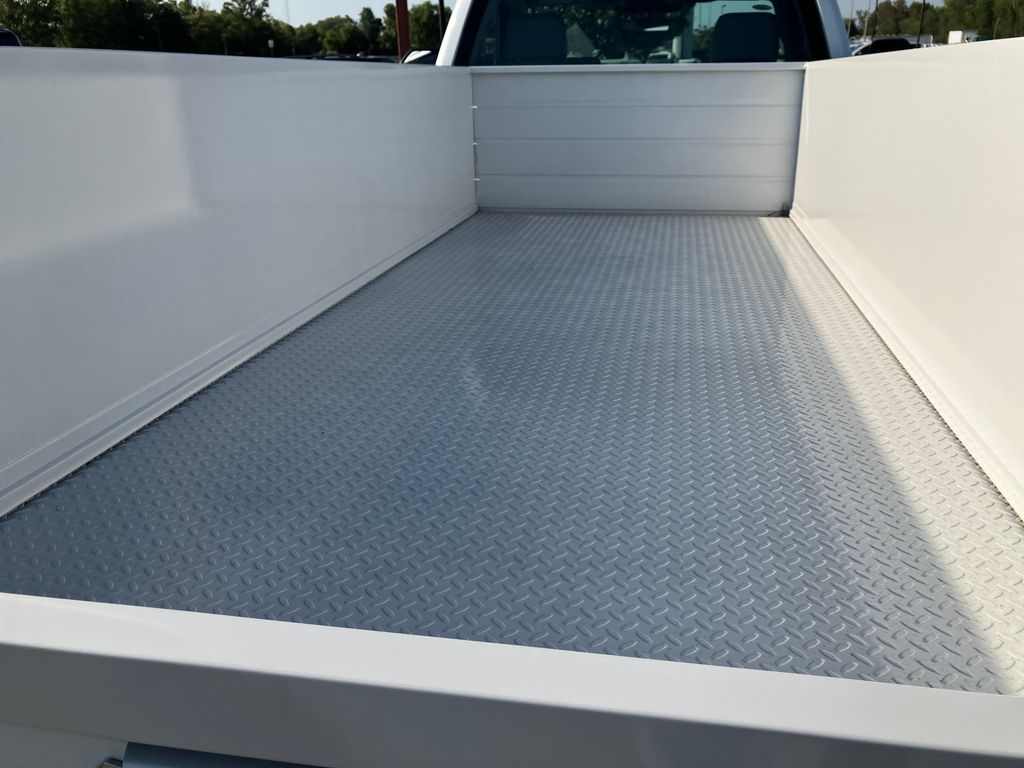 2025 Ford F-350 Super Duty Chassis Cab XL - Photo 16
