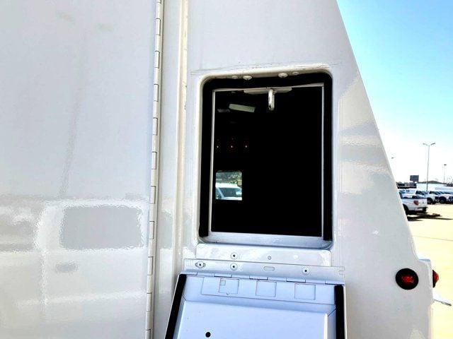 2025 Ford E-Series Cutaway Base - Photo 19