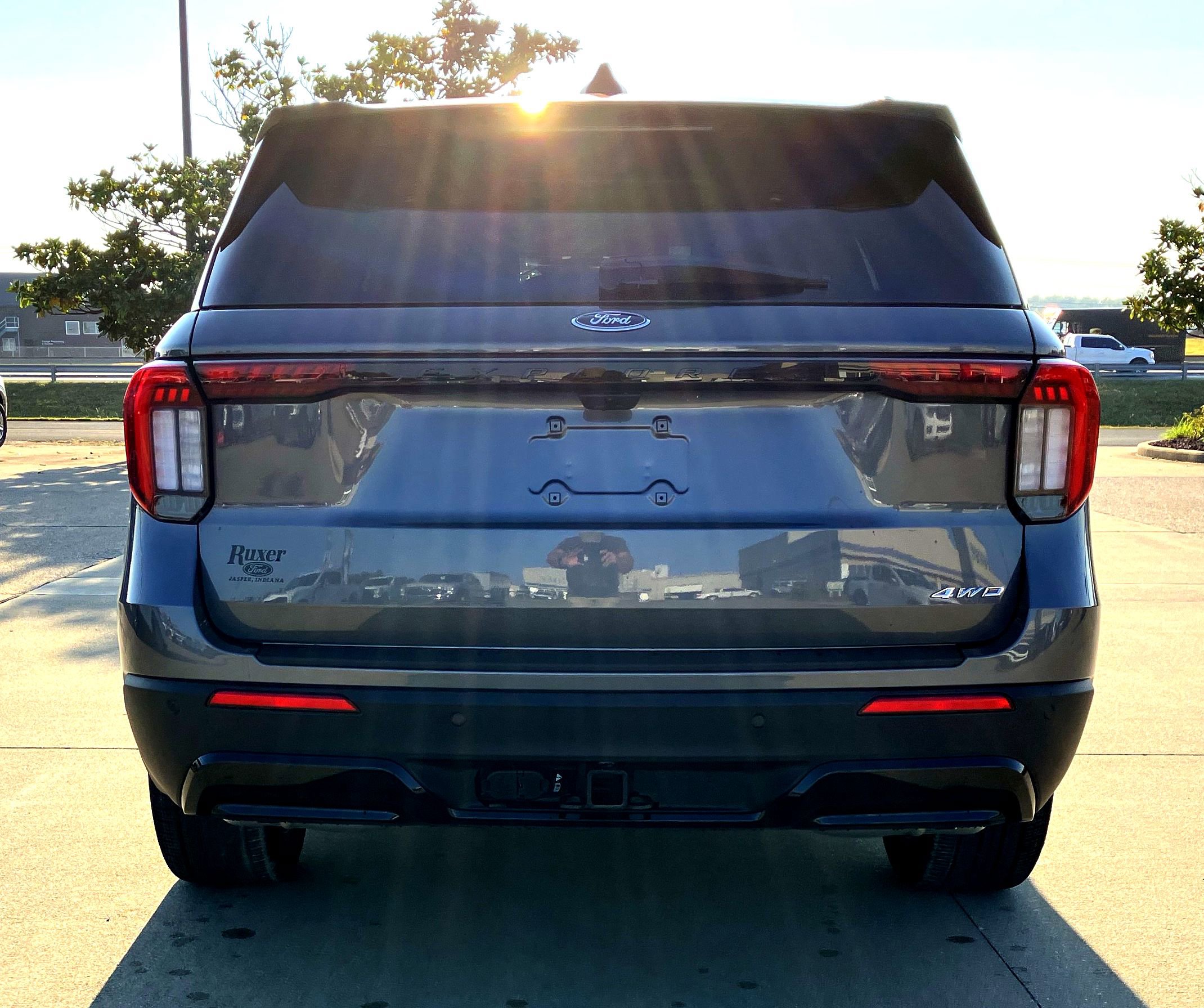2025 Ford Explorer ST-Line photo 2