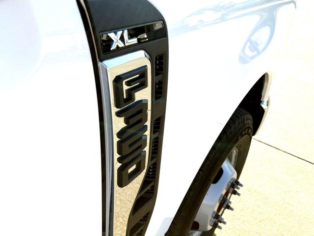 2024 Ford F-350 Super Duty Chassis Cab XL - Photo 15