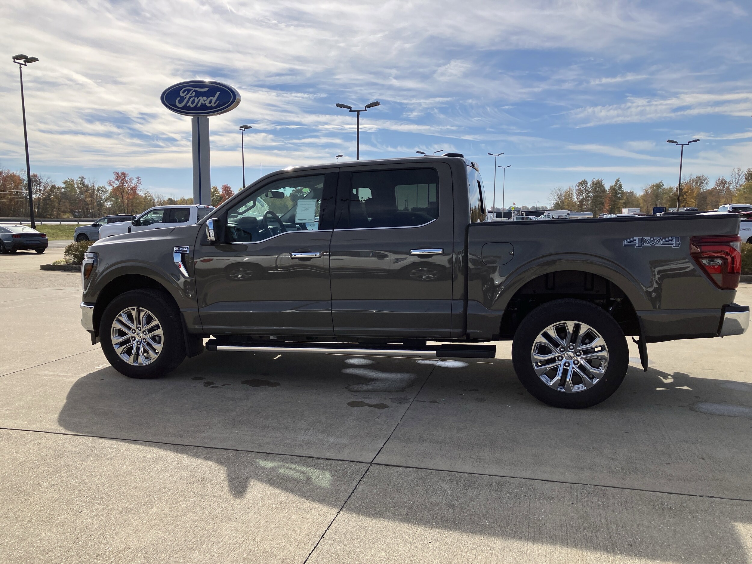 2025 Ford F-150 Lariat photo 2