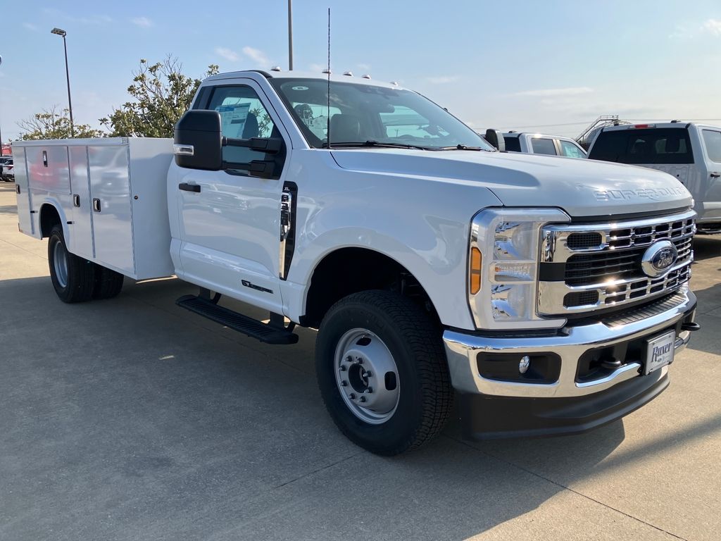 2025 Ford F-350 Super Duty Chassis Cab XL - Photo 9